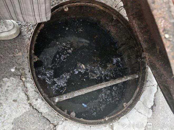 济南一路段污水井淤堵成顽疾相关部门：将尽快排查原因